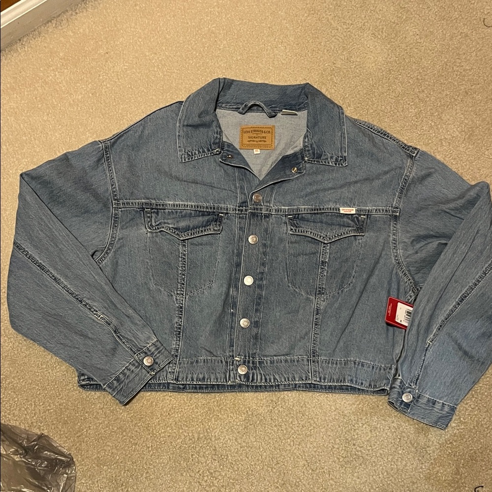 Women’s Signature by Levi Strauss Light Blue Cropped Denim Jacket